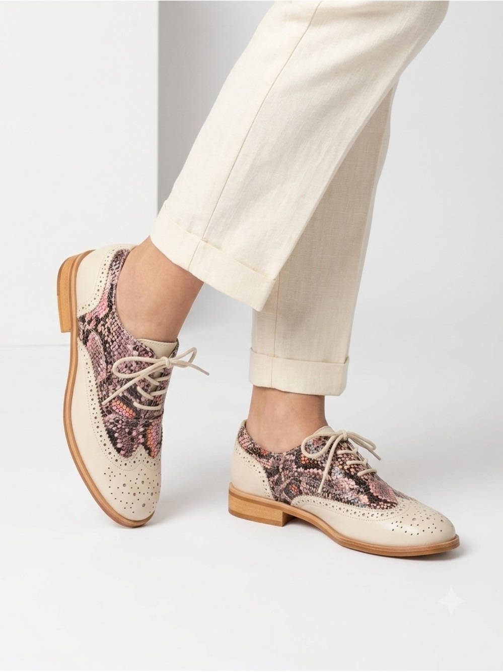 [Wanted] Classic Cream Leather Loafers